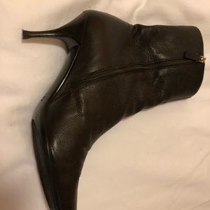Gucci dark brown booties size 8